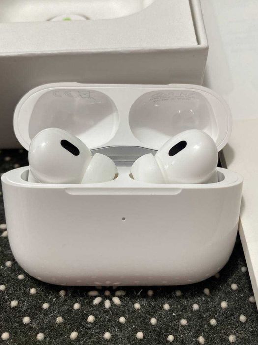 Оригінал AirPods Pro 2