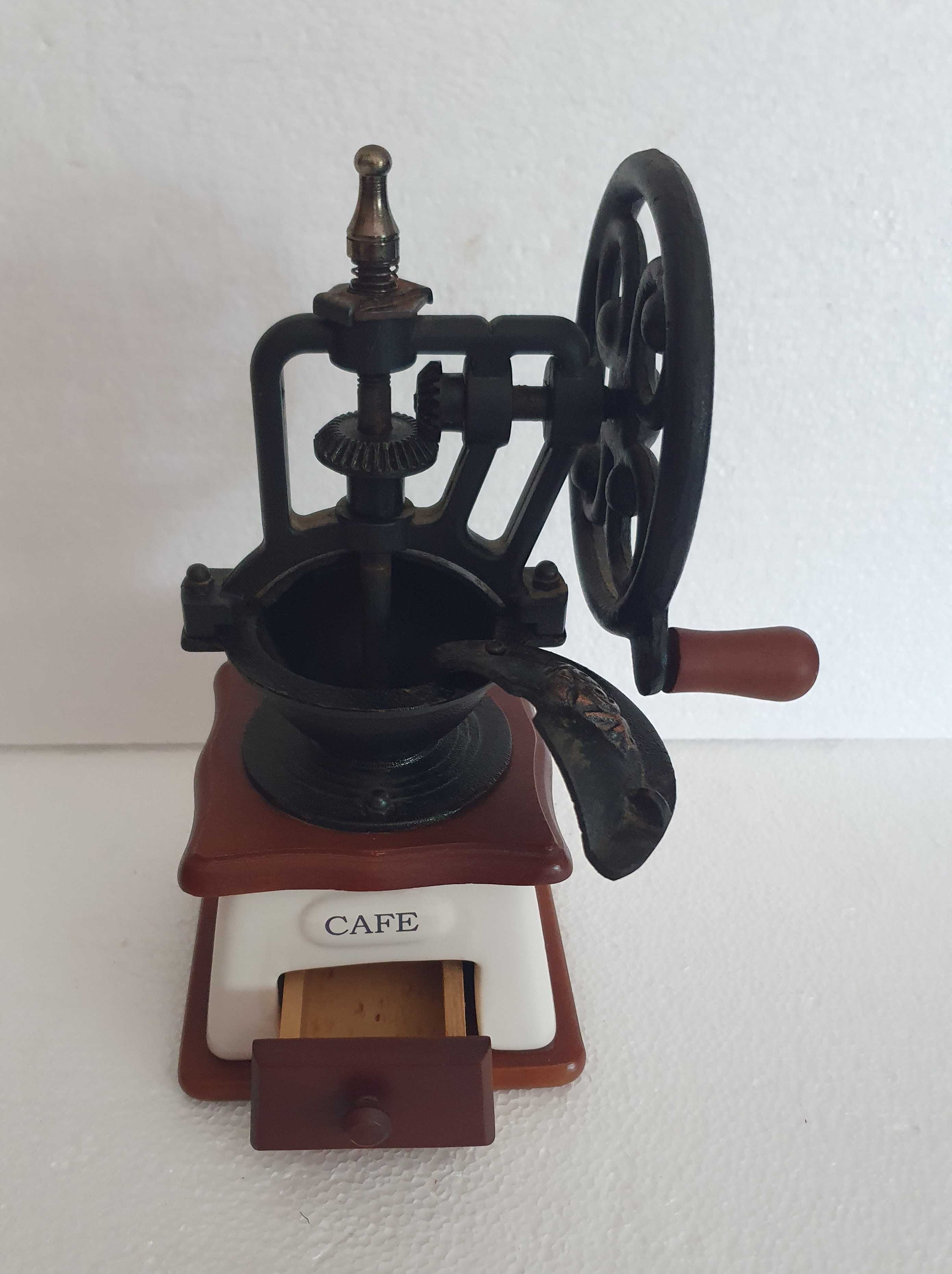 Magnífico Moinho de café manual, vintage e como novo