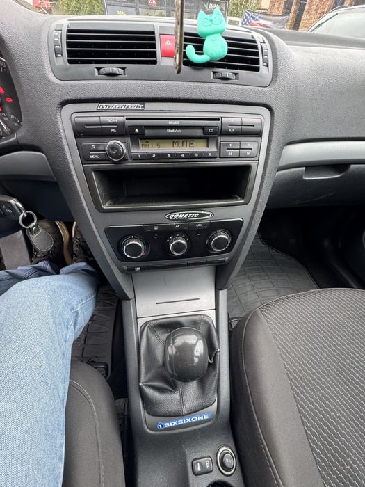 Продам Шкоду Октавію 2010 рік 1.4 бендзин