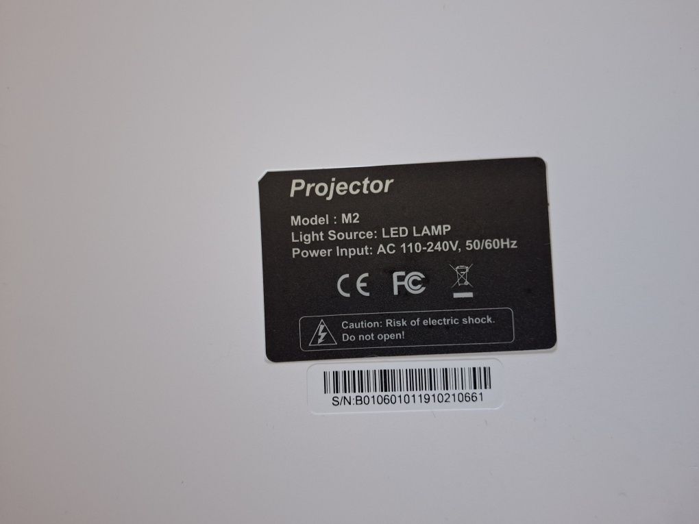 Projektor LED  Crenova XPE660  1280x800px Biały