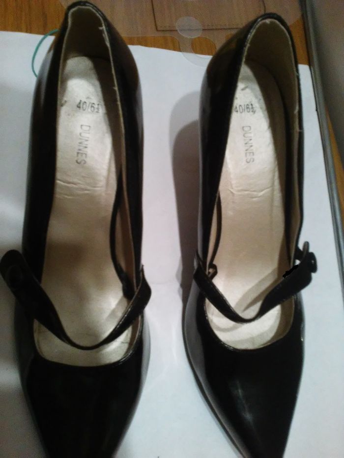 buty szpilki- DUNNES, czółenka lakierowane z paseczkiem, roz.6,5/40