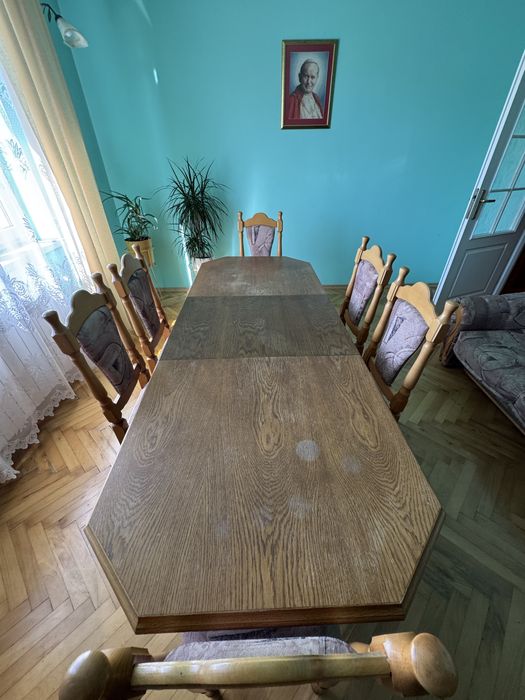 Stolik rozokladany +6 krzeeseł i sofa
