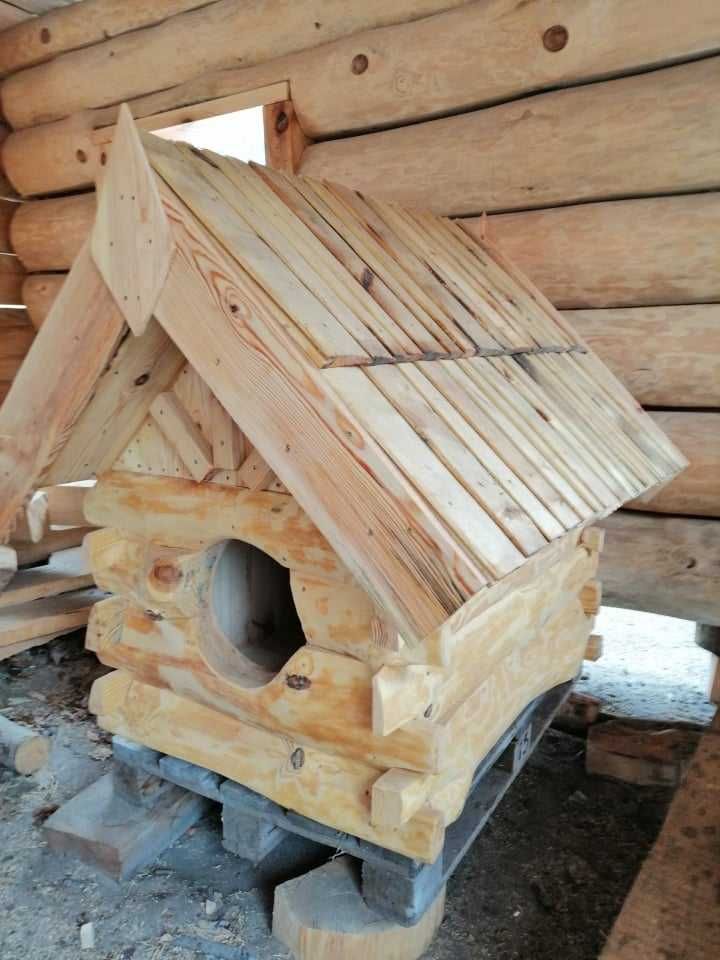 Buda , duża  gont osikowy. Ławka 130 cm akacjowe drewno