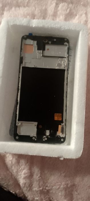 Продам дисплей Самсунг А515F