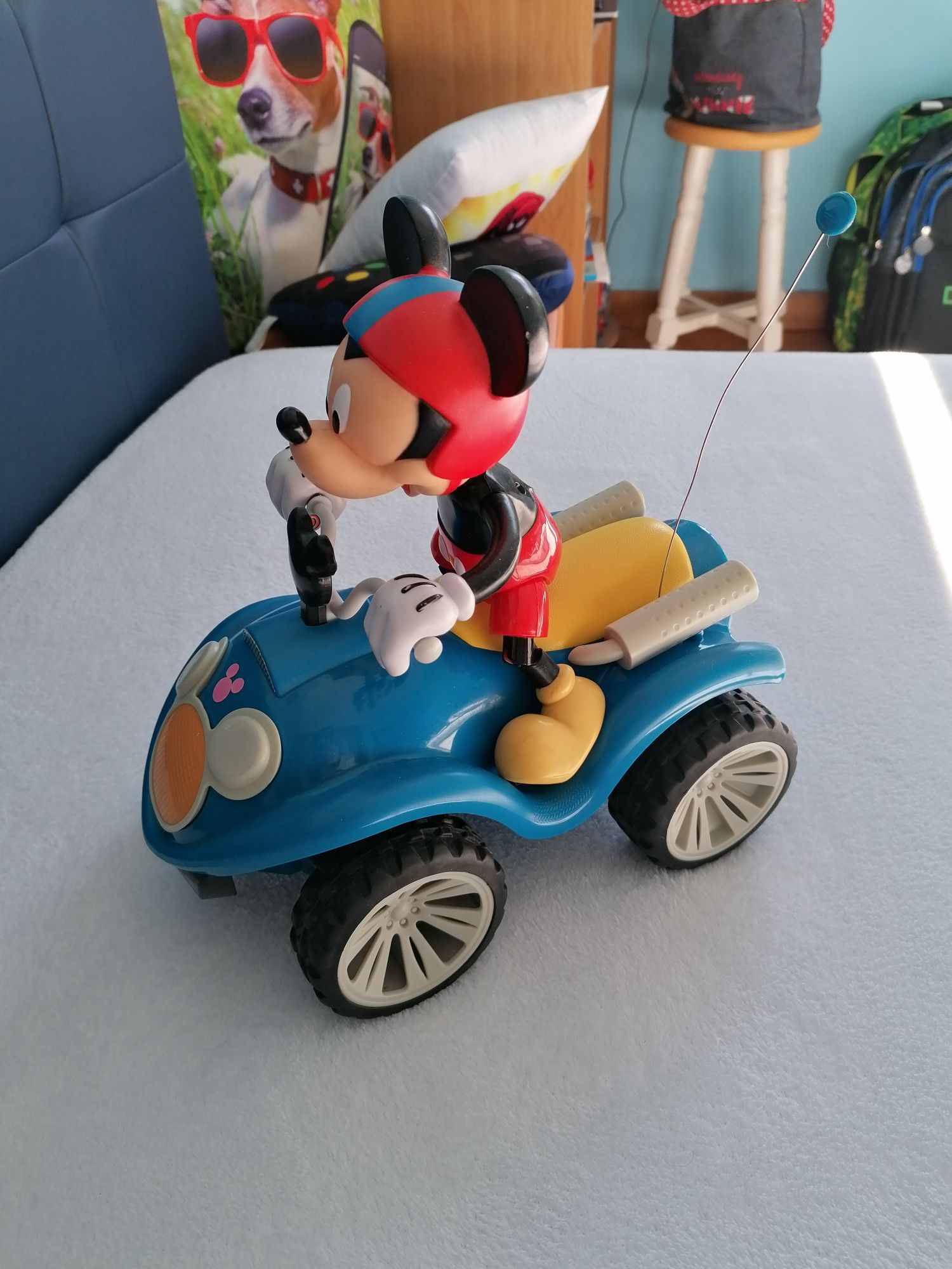 Moto 4 Mickey Mouse