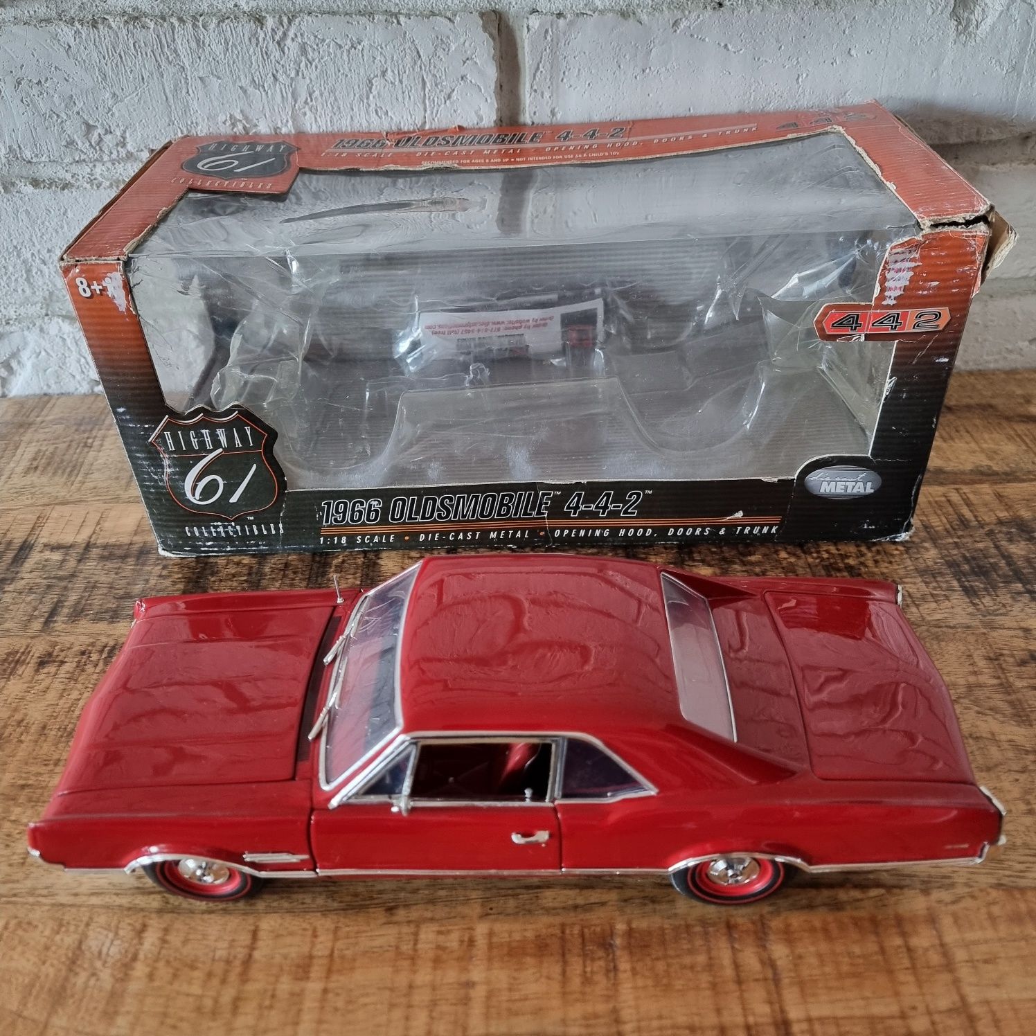 Oldsmobile 4-4-2 66 Highway 61 1:18