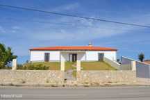 Moradia com 5 suites + garagem e piscina em lote com 2440m2