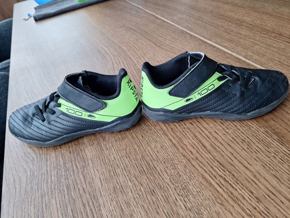 Chuteiras Kipsta tamanho 29, seminovas