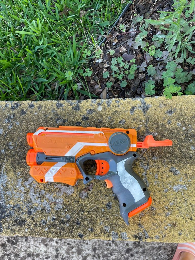 Conjunto de três nerfs