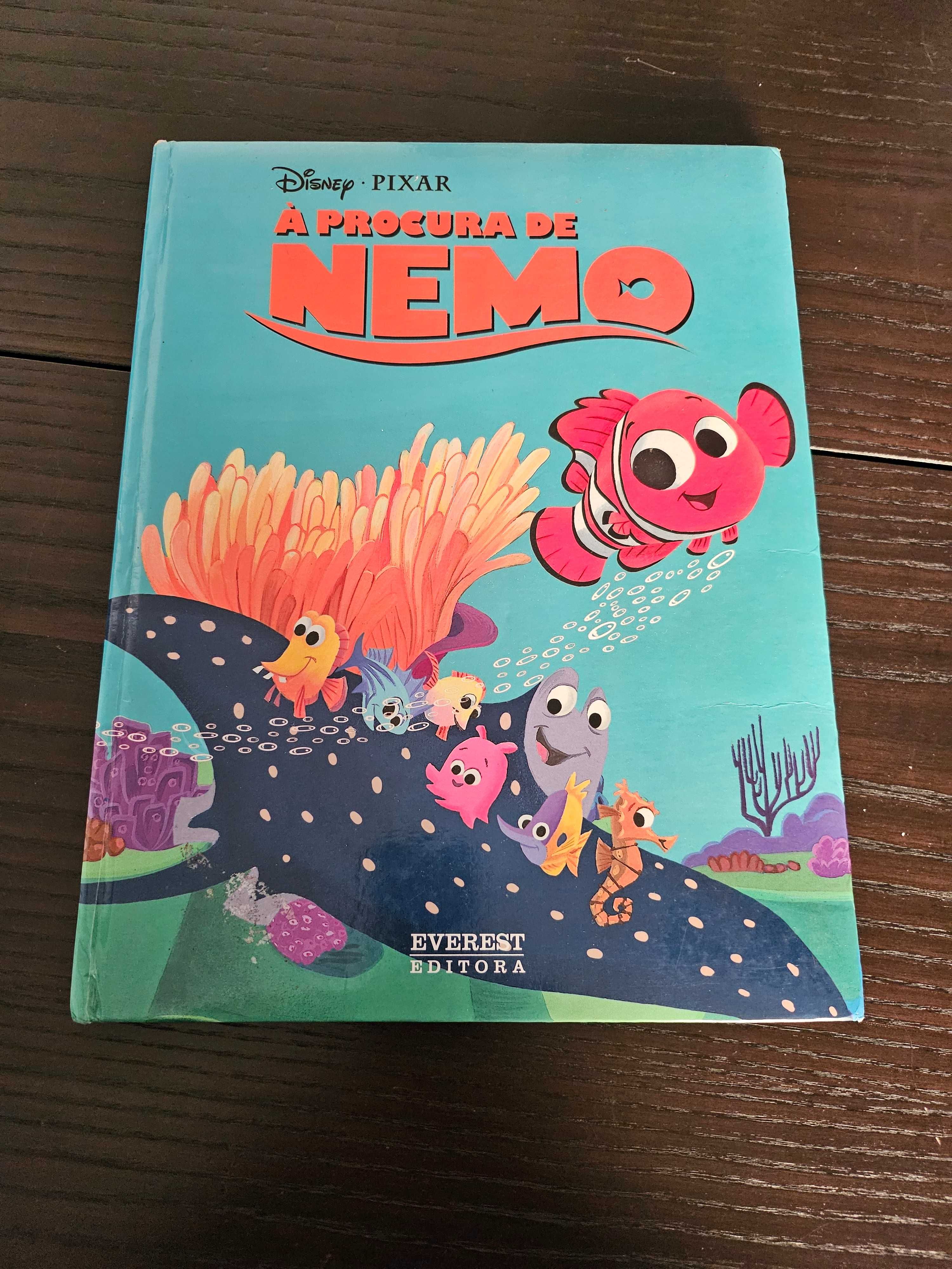 Livro "À Procura de Nemo"