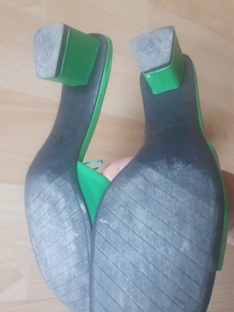 Klapki Zara 38 zielone