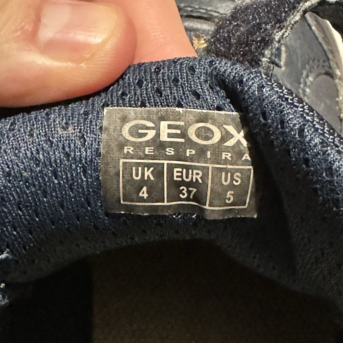 Дитячі кросівки фірми Geox