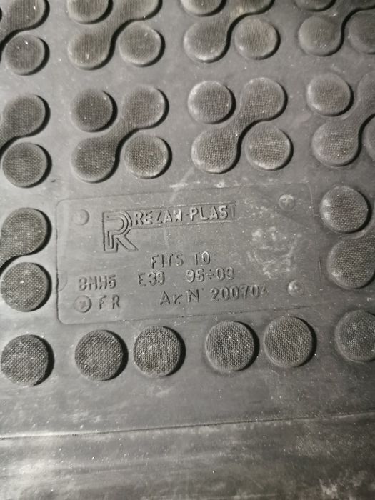 Dywaniki gumowe bmw e39