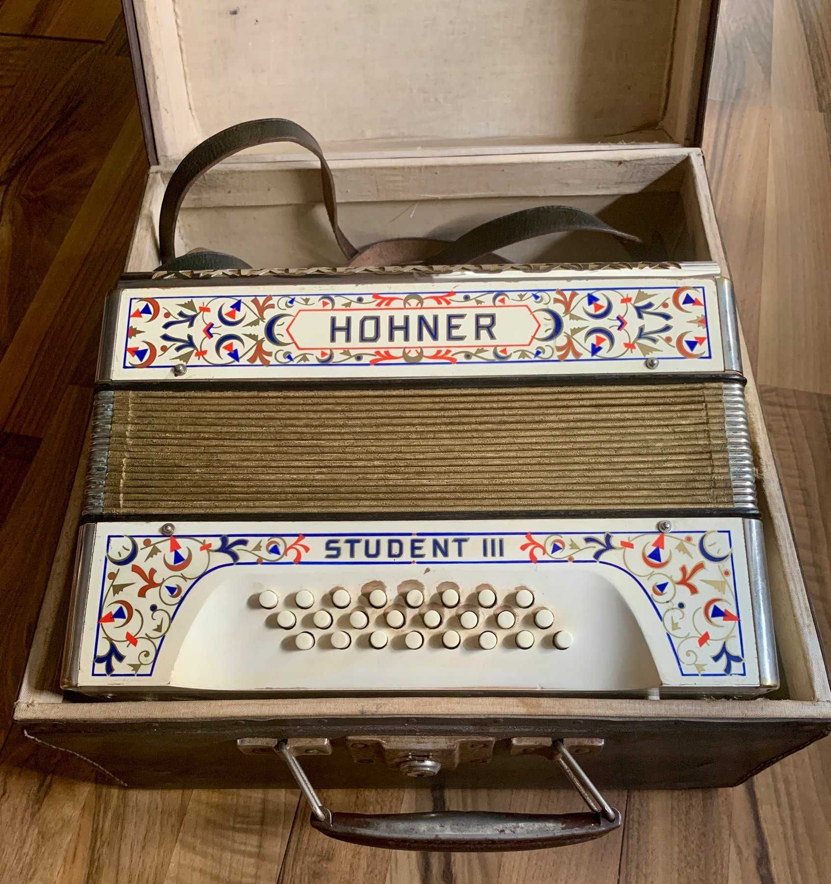 Bonito Acordeão Hohner - Student III