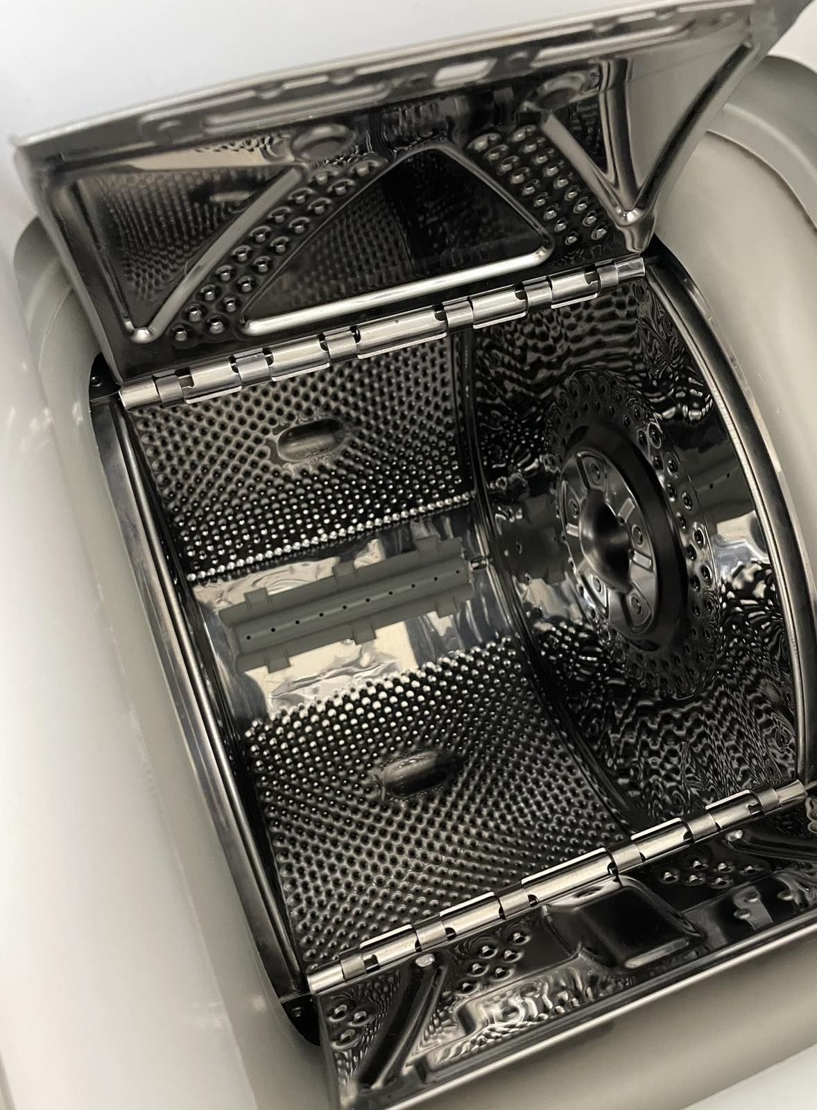 пральна машина машинка whirlpool 5.5 kg 1000 rpm з манітором 21 року