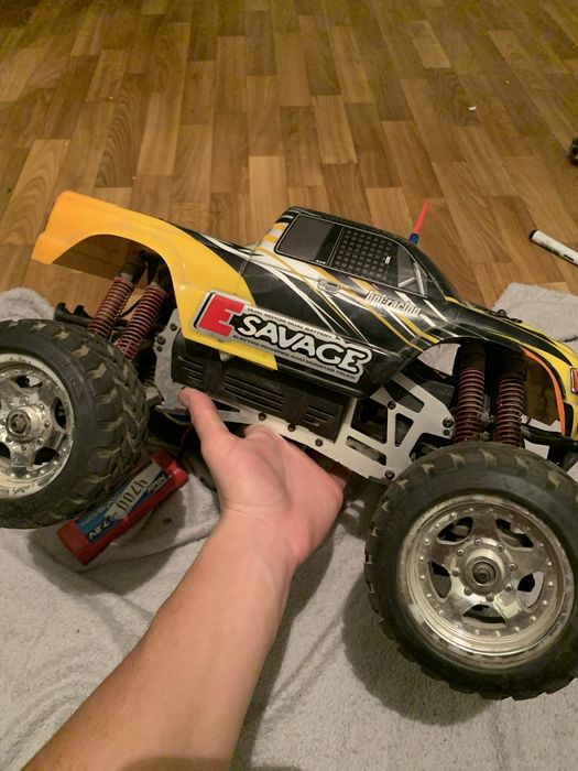 Машинка на радіокеруванні HPI E savage battery