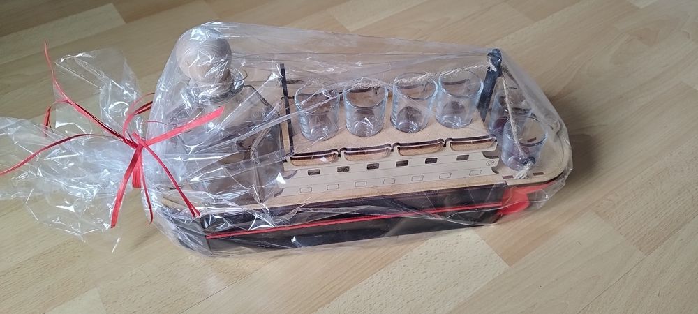 Titanic Statek Karafka z Kieliszkami Prezent na Urodziny