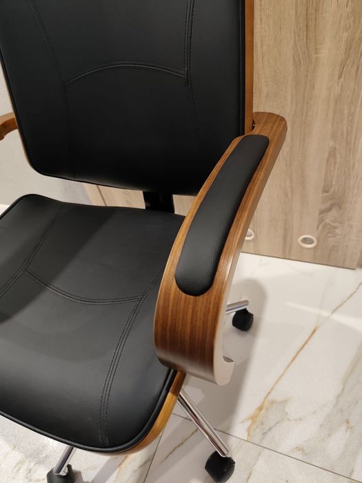 Nowe Krzesło biurowe gamingowe obrotowe z drewna i sztucznej skóry