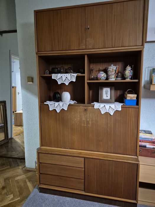 Oddam za darmo kredens PRL 2 sztuki