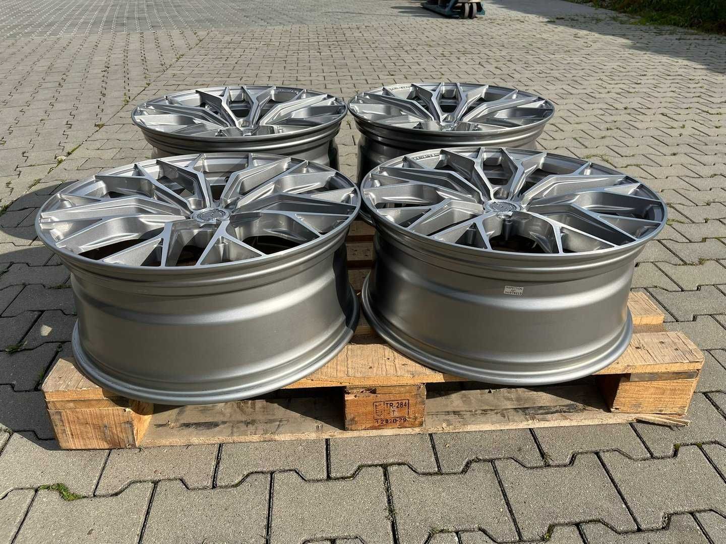 Concaver CVR1 21" 9J ET30 + 10,5J ET38 5x112 Brushed Titanium