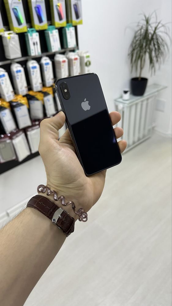 iPhone X 256 Gb + чехол и стекло в подарок