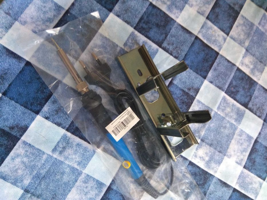 Підставка і паяльник з регулятором температури