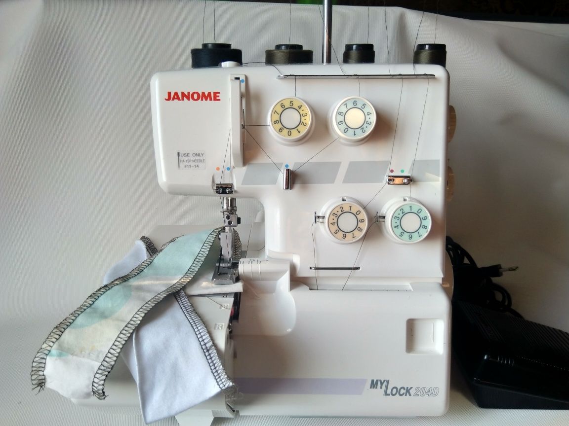 Оверлок Janome mylook 204D