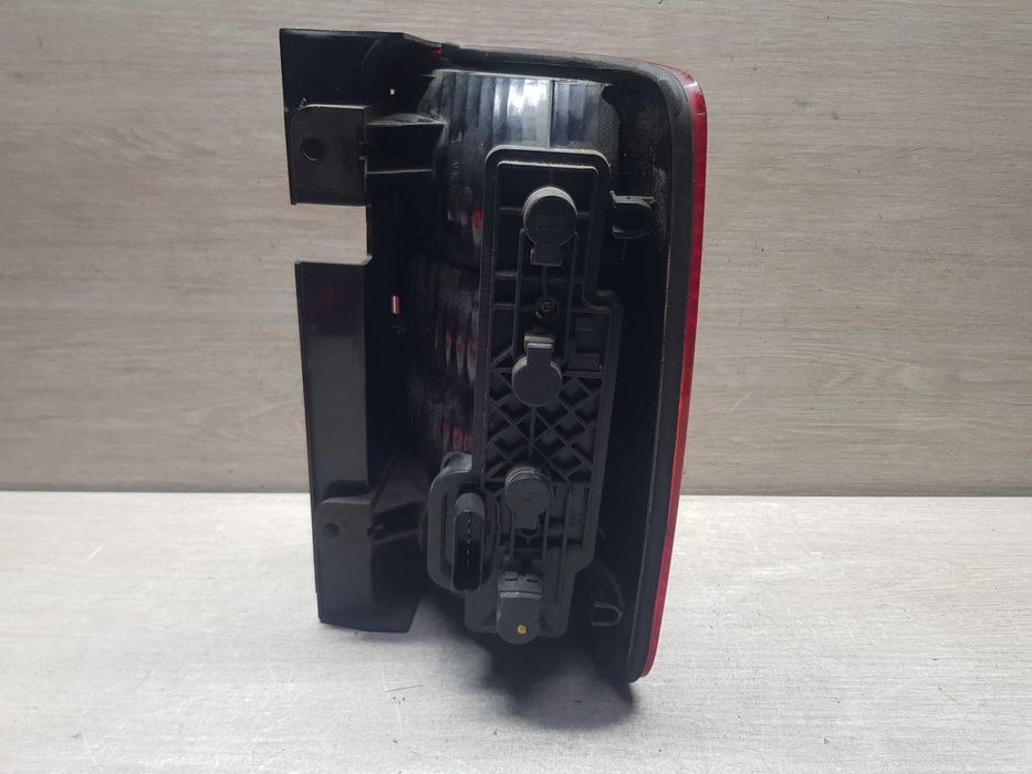 Ліхтар задній (стоп) лівий Volkswagen Caddy 3 2010-2015p. тріщина