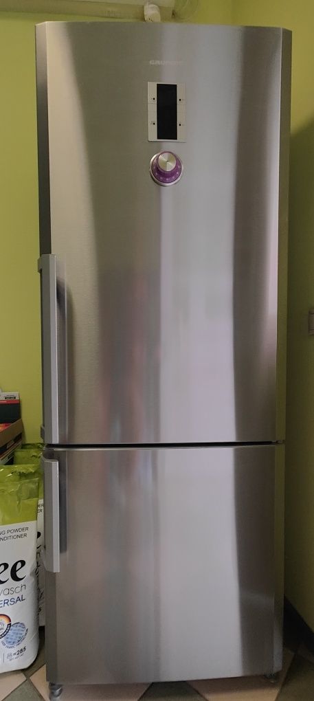 Холодильник GRUNDIG No Frost, двокамерний, нержавійка