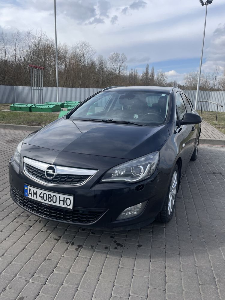В продажу Opel Astra j