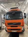 Грузовик Volvo FE 6*2 изотерма с гидробортом
