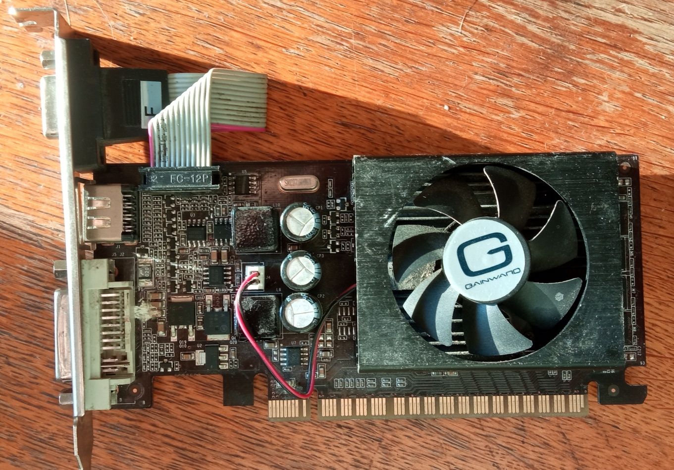 GeForce GT520 1GDDR3 uszkodzona.
