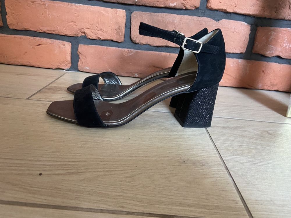 Sandały. Venezia. Rozmiar 39. Jak nowe.