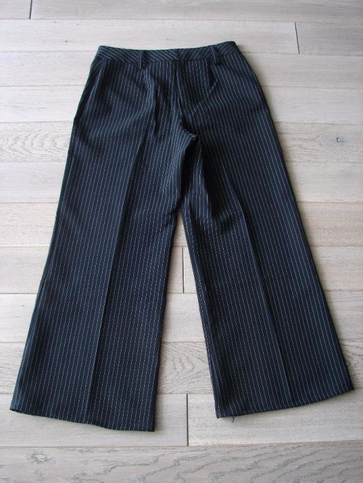 Spodnie czarne S w jasne paski prążki Eleganckie 3/4 LOOK