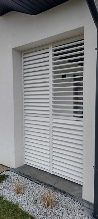 Żaluzje drewniane , shuttersy, regulowane , tarasowe.