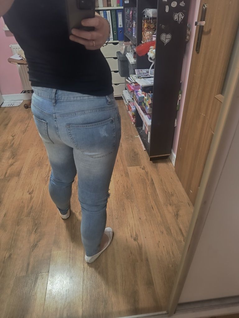 Spodnie z dziurami H&M