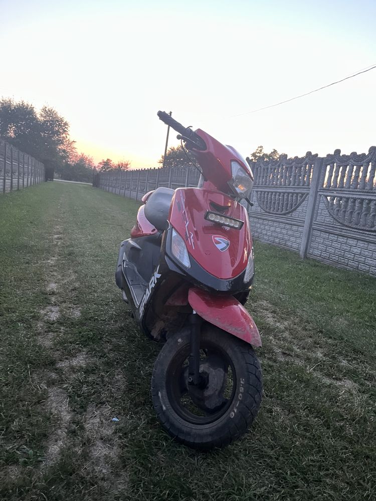 Скутер Spark sp 125s