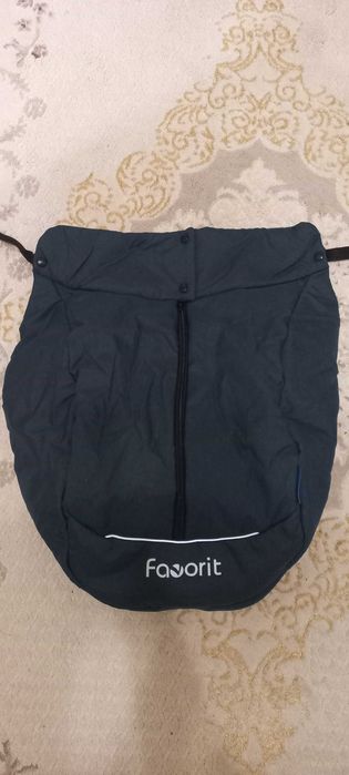 Дитяча прогулянкова коляска