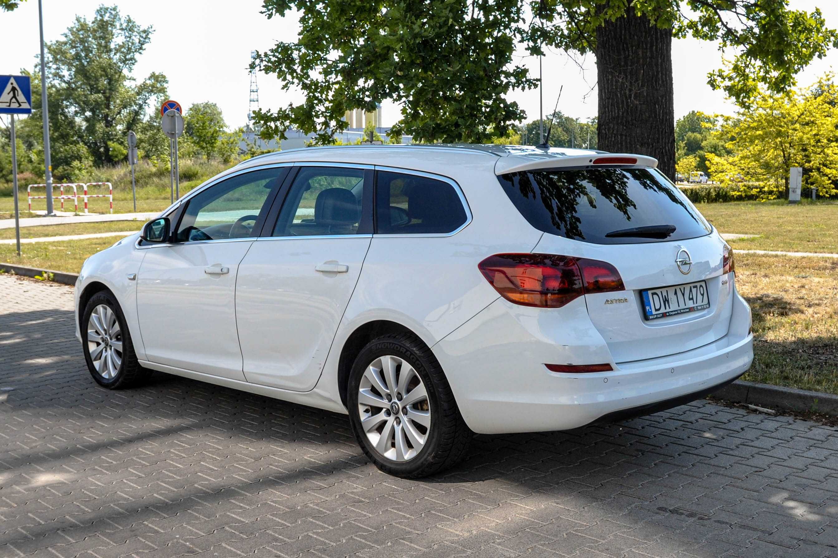 Opel Astra J 1,7CDTI 2011 r.
