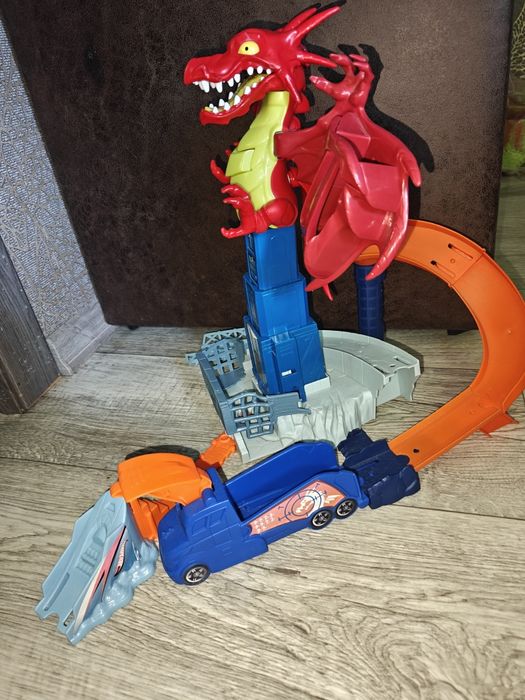 Треки Hot wheels оригинал Дракон, Акула