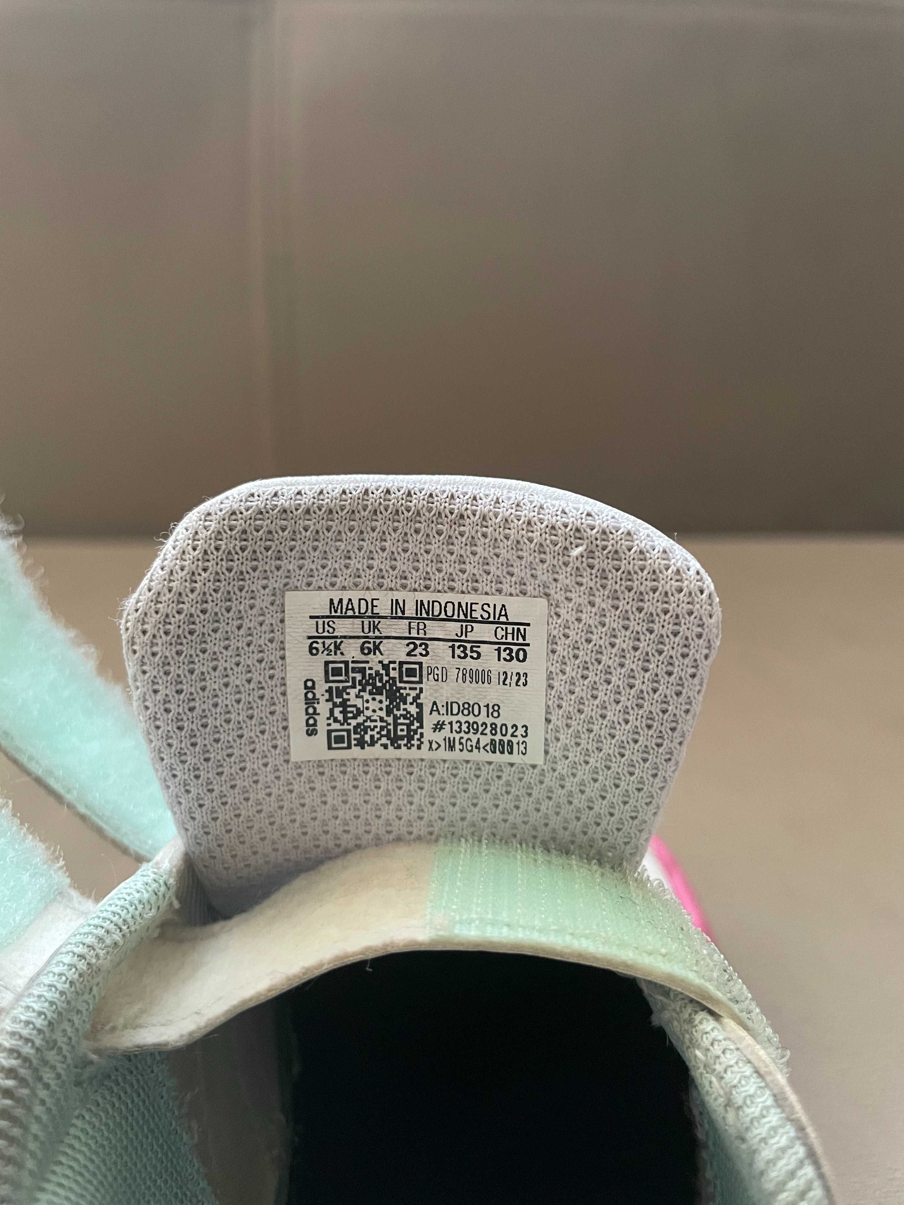 Дитячі кросівки для дівчинки Adidas