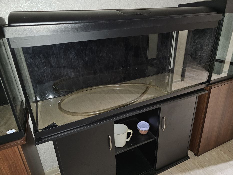 Продам аквариум 240л
