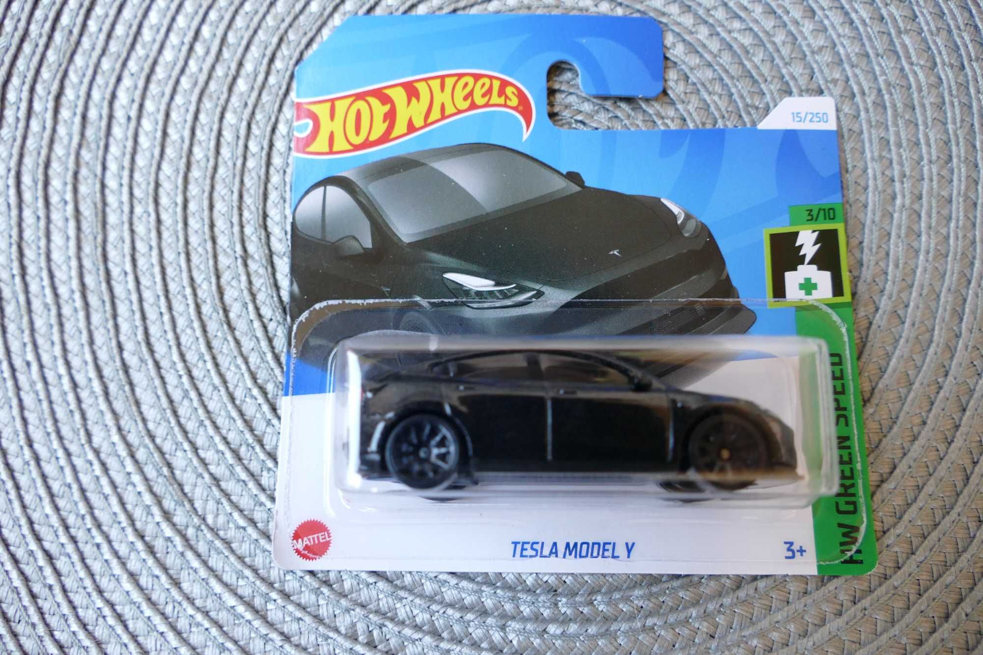 Hot Wheels autko "Resorak" TESLA MODEL Y edycja 2024r.