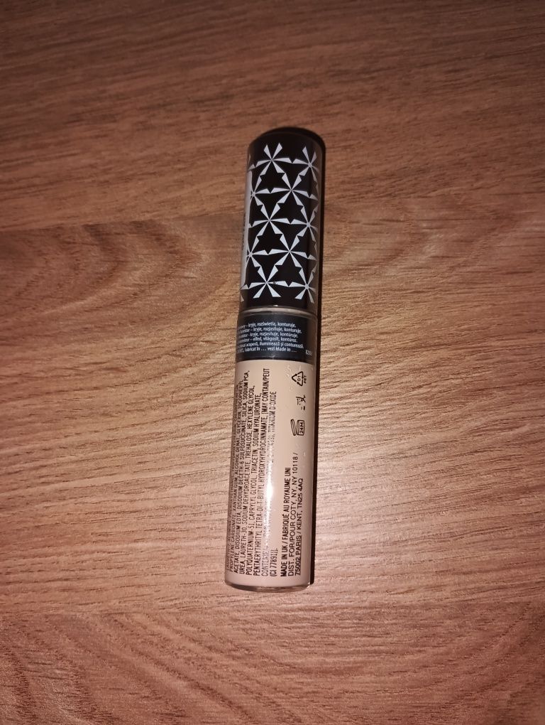 Korektor Rimmel Multi Tasker