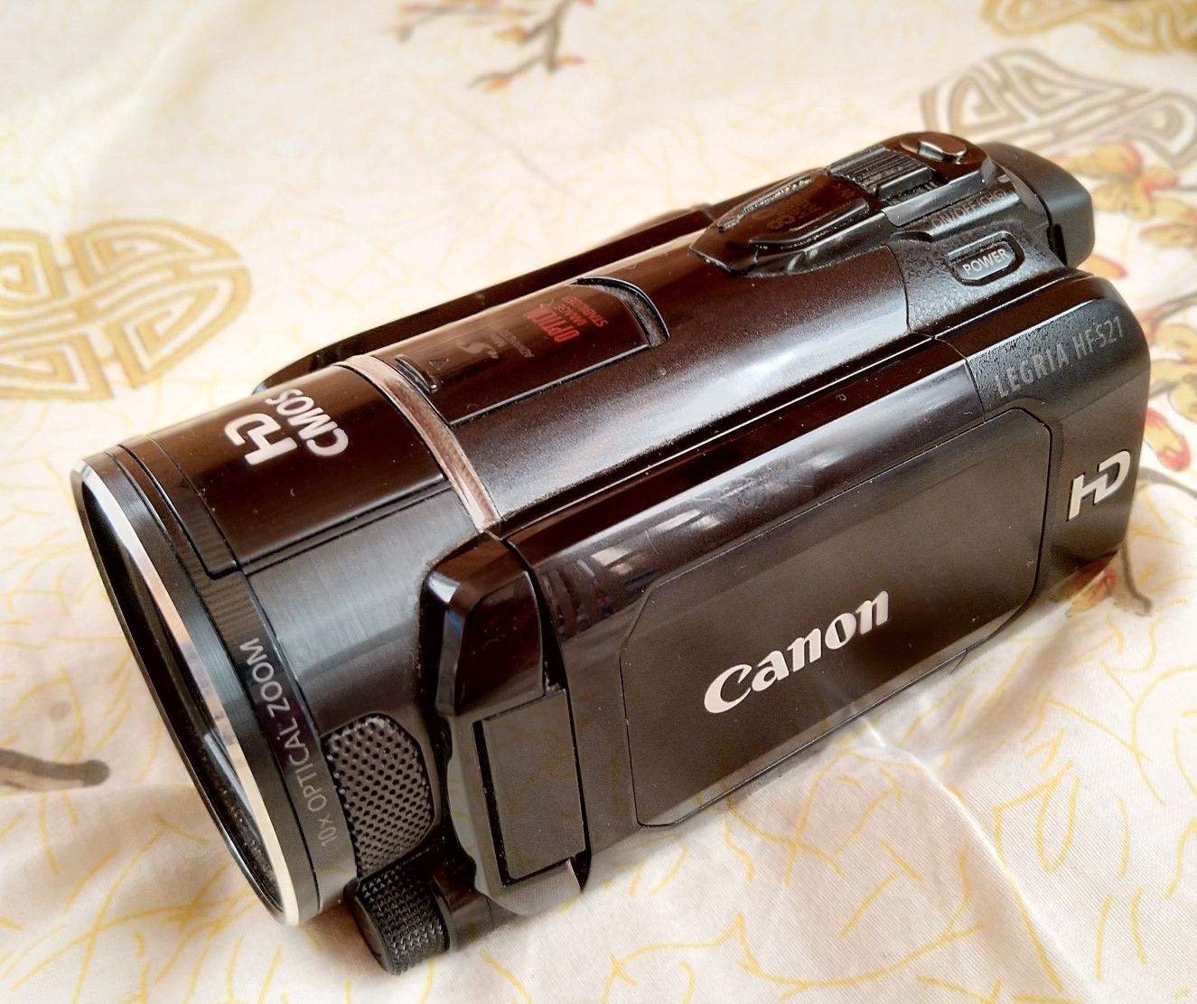 Відеокамера Canon HF S21