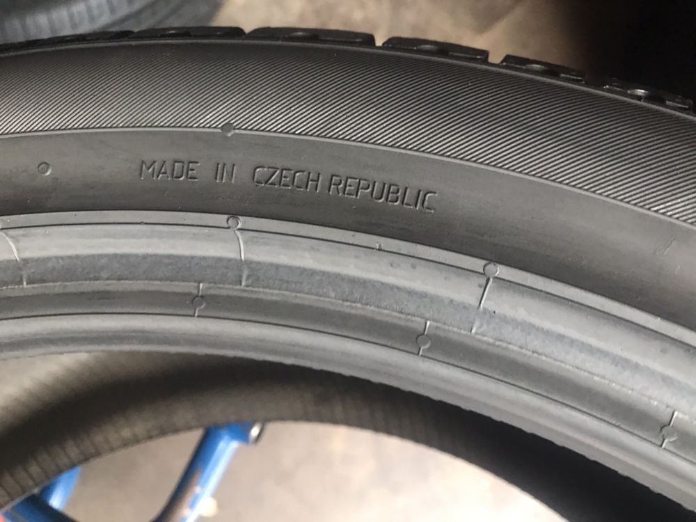 275/40/22 R22 Cintinental CrossContact Winter 4шт зима