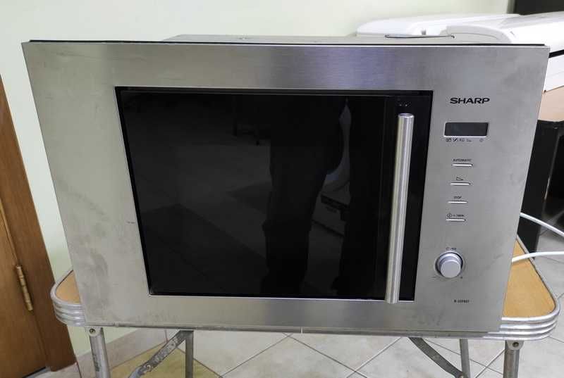 Мікрохвильова піч під забудовуSharp R-22FB ST