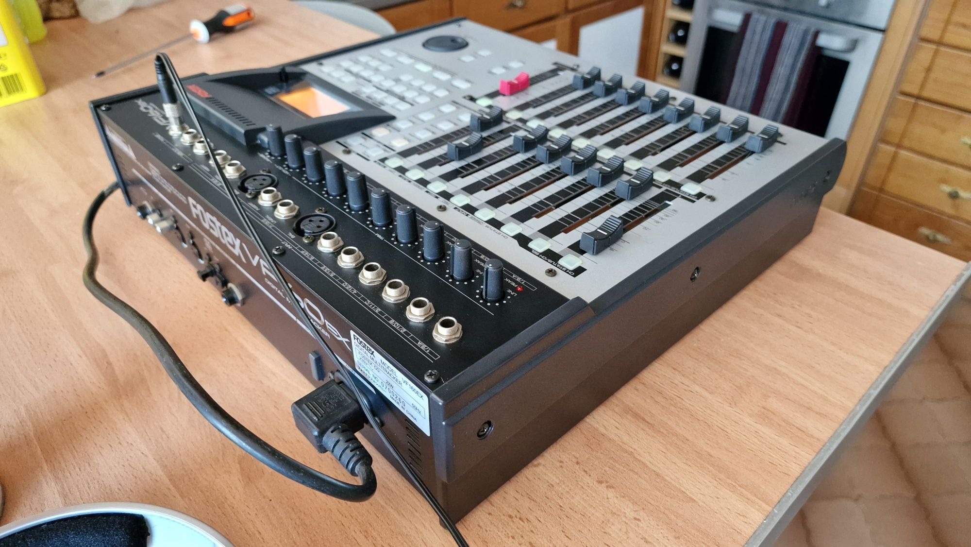 Fostex VF160ex Digital Multitracker Mesa Mistura  Digital 16 pistas