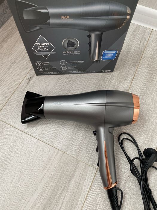 Професійний фен для сушки та укладання волосся з насадкою концентратор