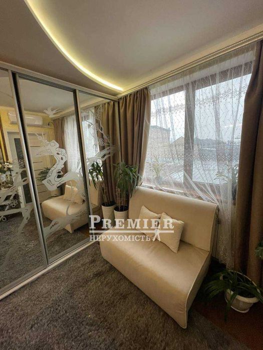 В продаже дом на берегу моря.